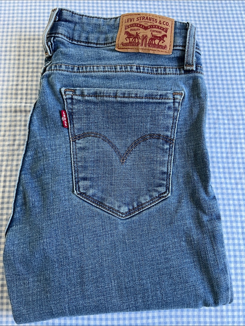 Levi's Women's 711 Skinny Jeans in Classic Blue Wash